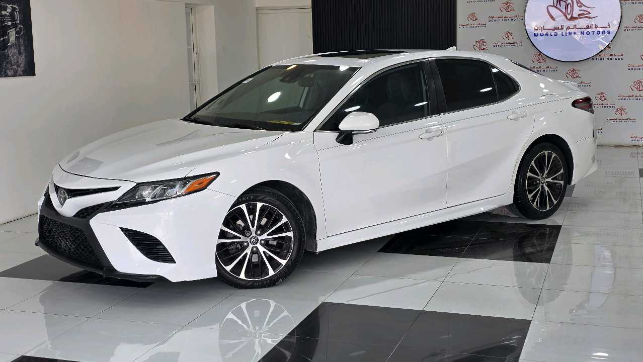 Car Image 2019 TOYOTA CAMRY SE