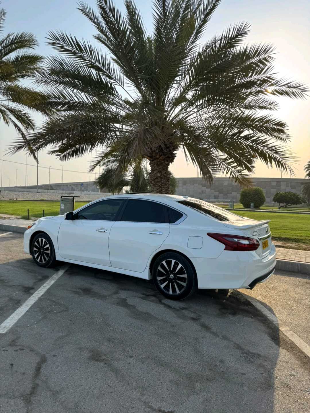 Car Image 2018 NISSAN ALTIMA SV
