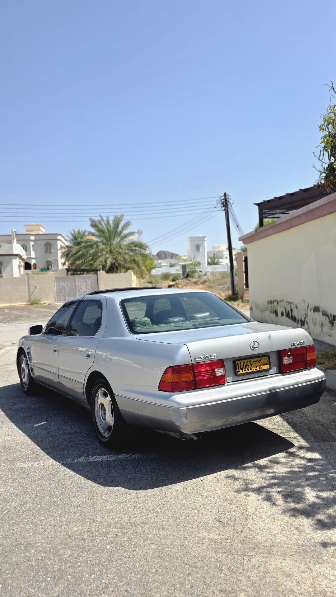 Car Image 1998 LEXUS LS 400