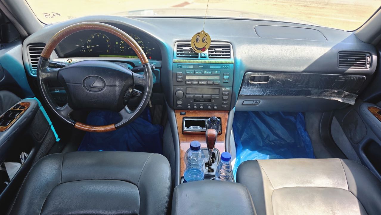 Car Image 1998 LEXUS LS 400