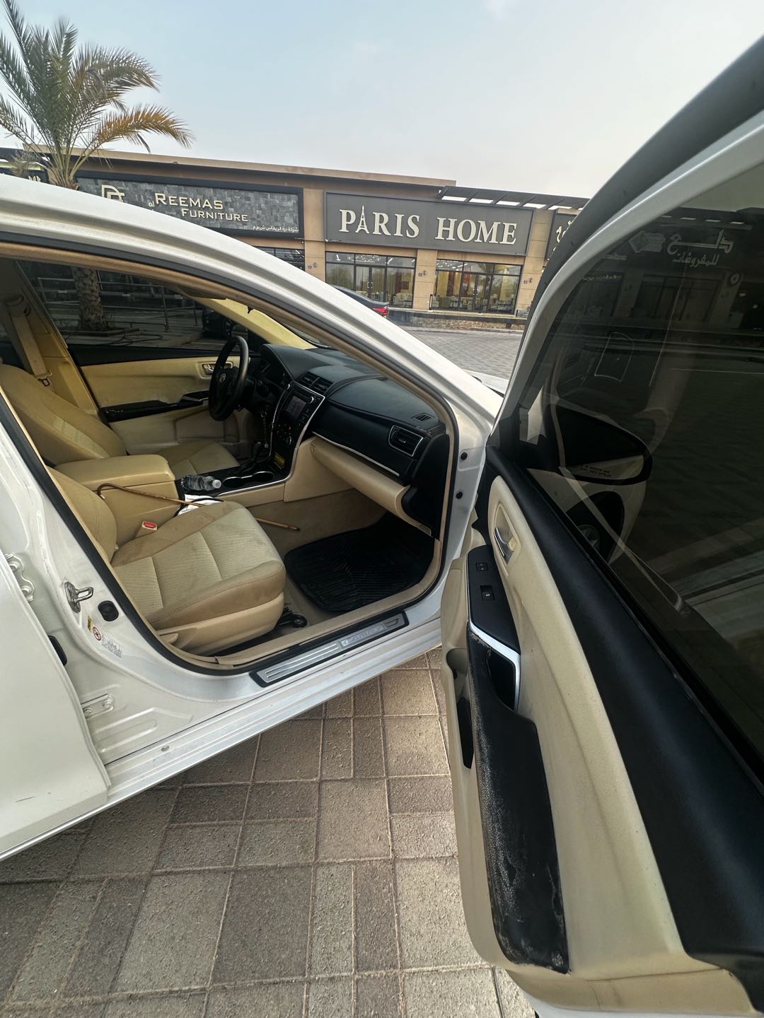 Car Image 2017 TOYOTA CAMRY LE