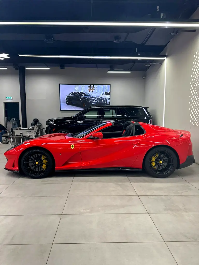 Car Image 2023 FERRARI 812 
