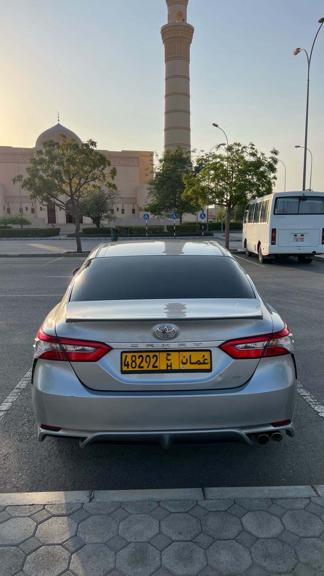 Car Image 2018 TOYOTA CAMRY SE