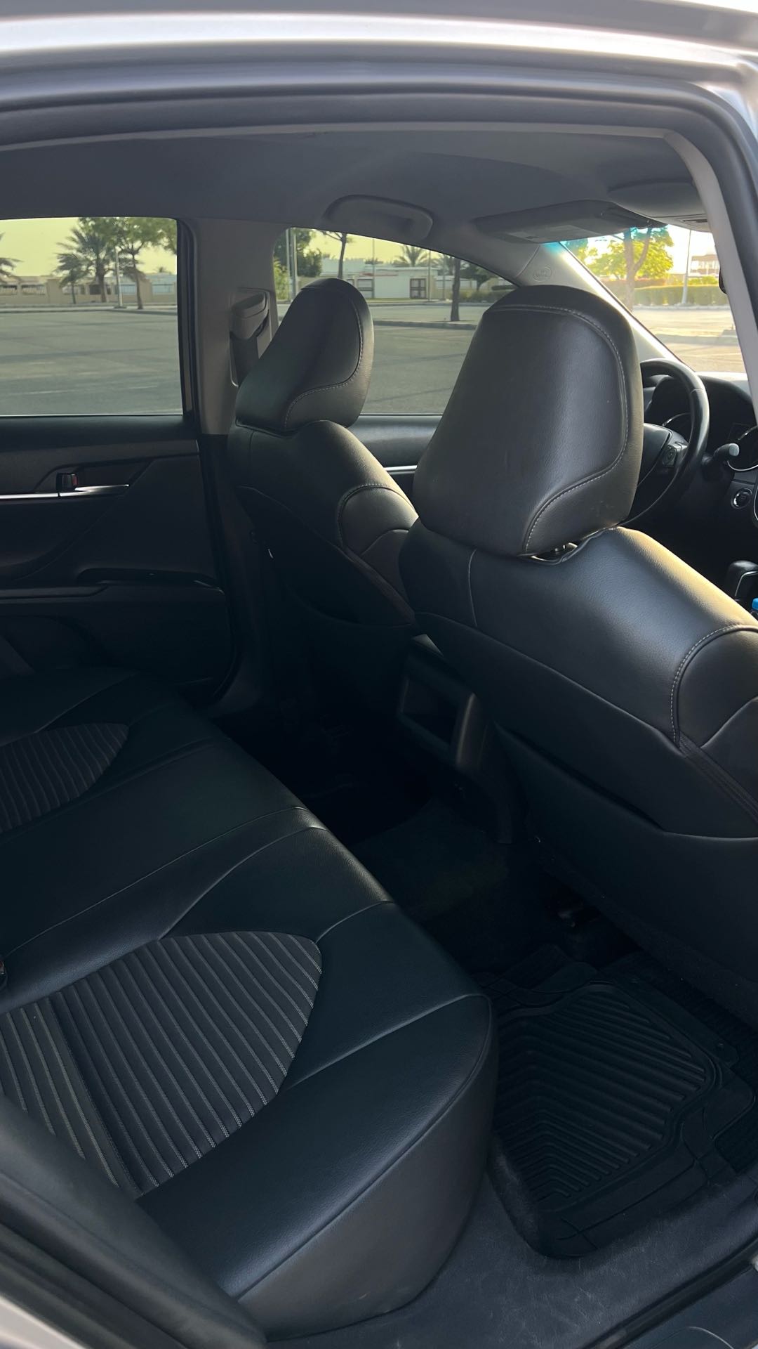 Car Image 2018 TOYOTA CAMRY SE