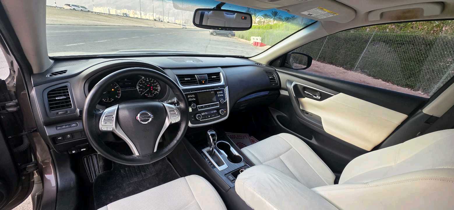 Car Image 2017 NISSAN ALTIMA SL