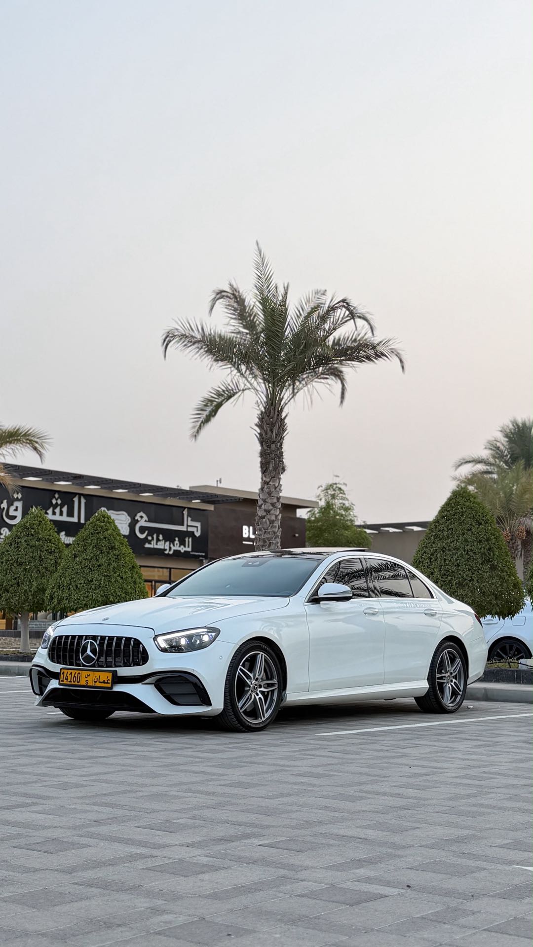 Car Image 2017 MERCEDES E Class 400