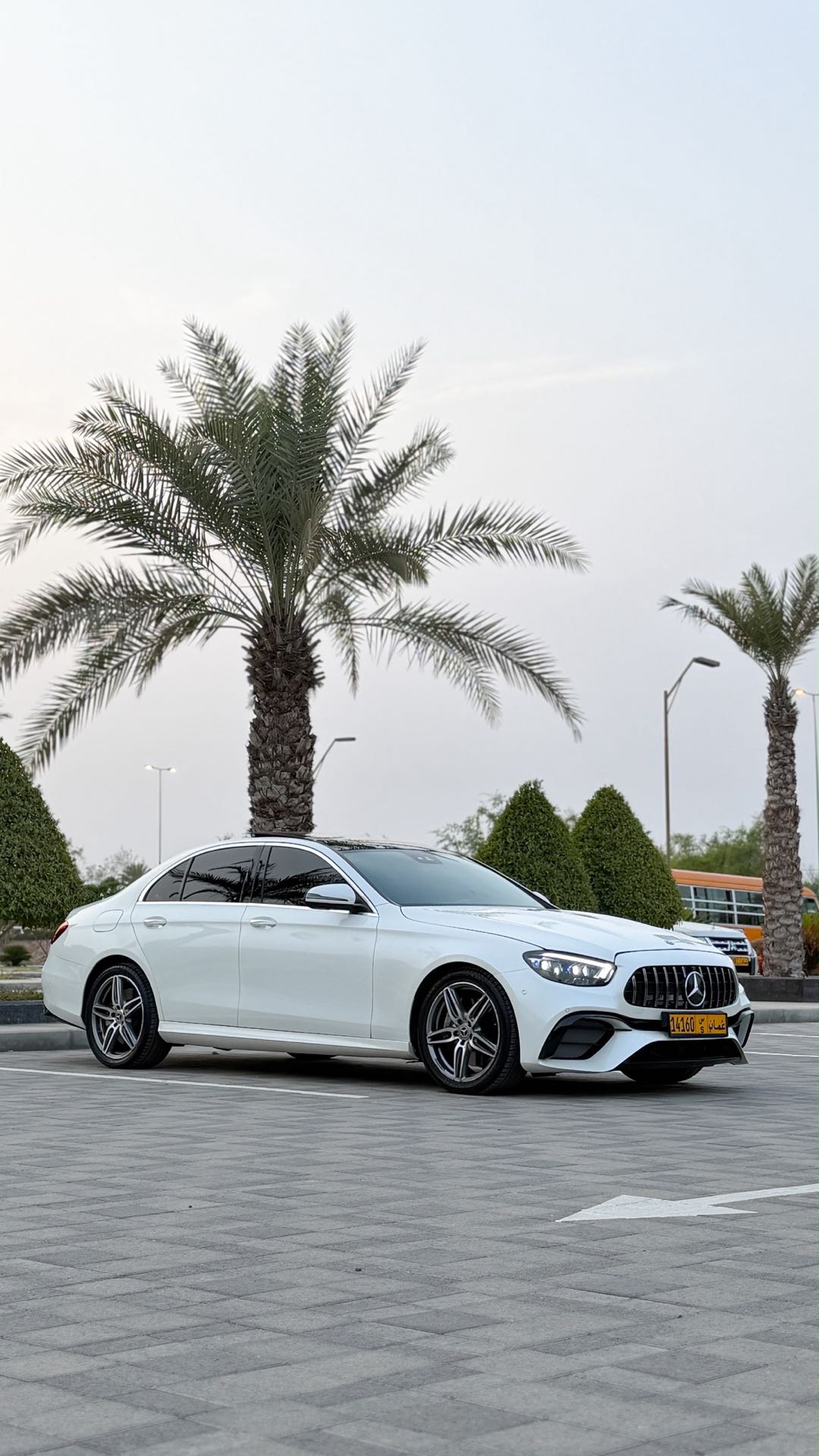Car Image 2017 MERCEDES E Class 400