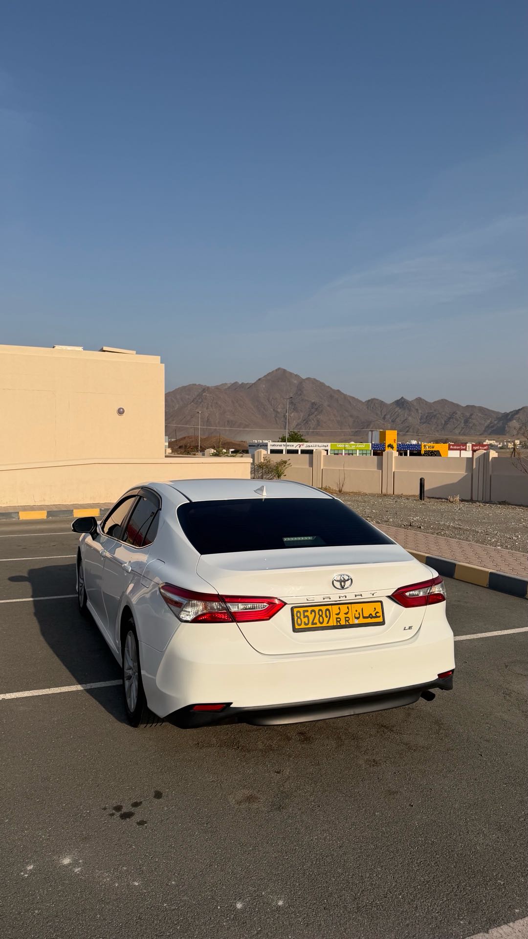 Car Image 2019 TOYOTA CAMRY LE