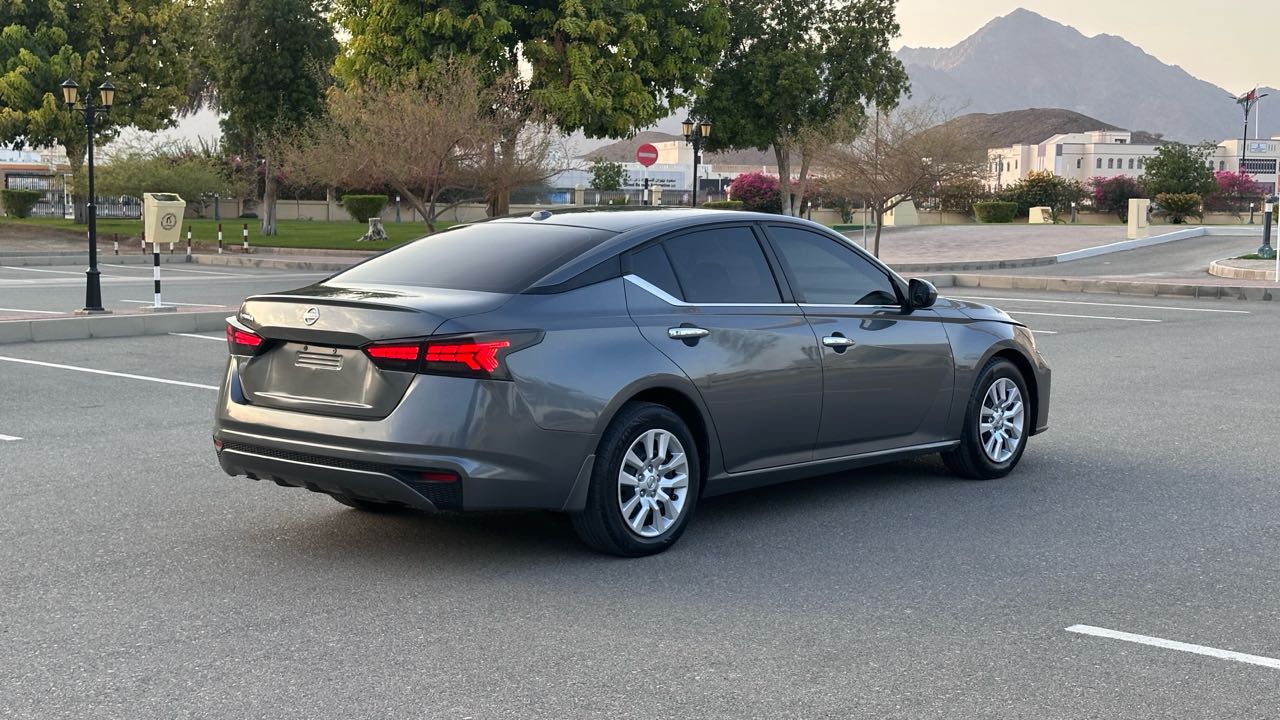 Car Image 2020 NISSAN ALTIMA S