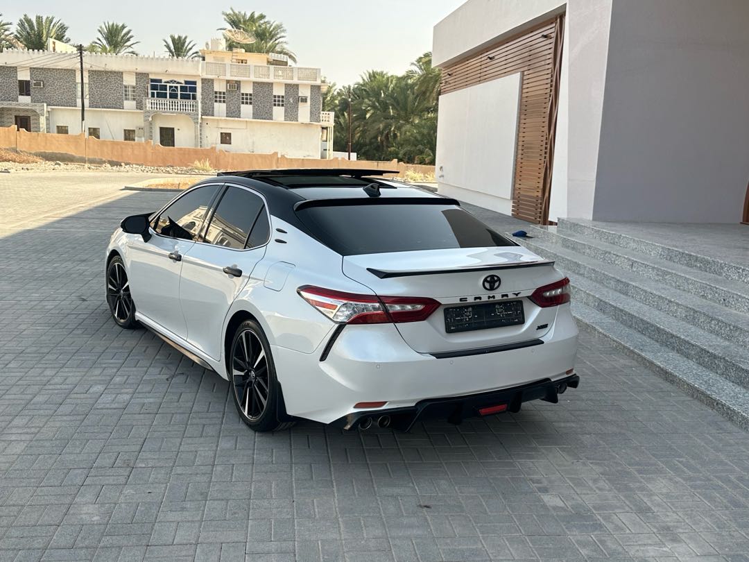 Car Image 2018 TOYOTA CAMRY XSE