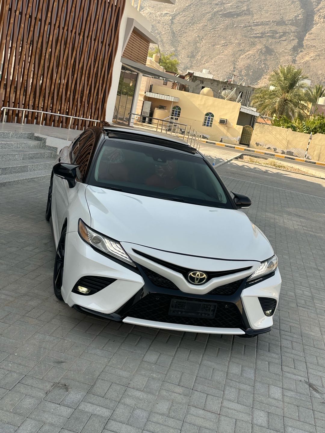 Car Image 2018 TOYOTA CAMRY XSE