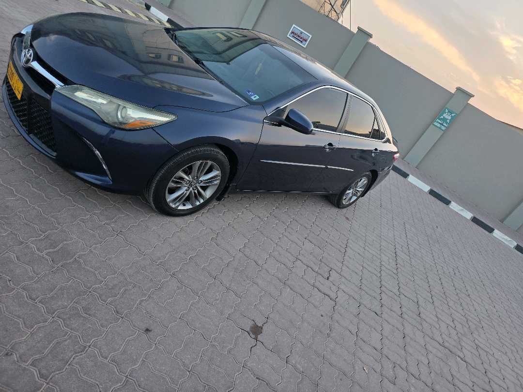 Car Image 2017 TOYOTA CAMRY LE
