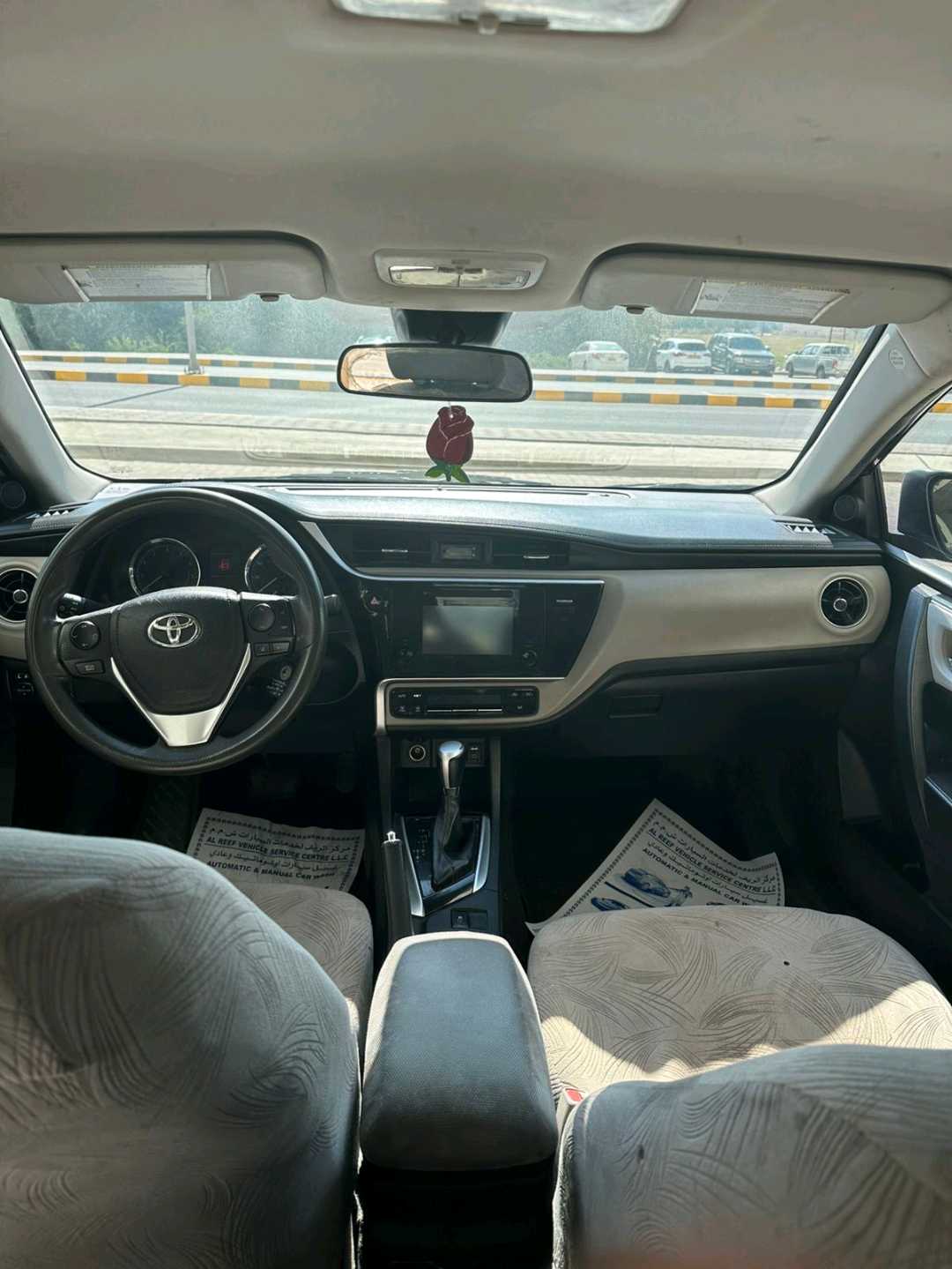 Car Image 2017 TOYOTA COROLLA LE