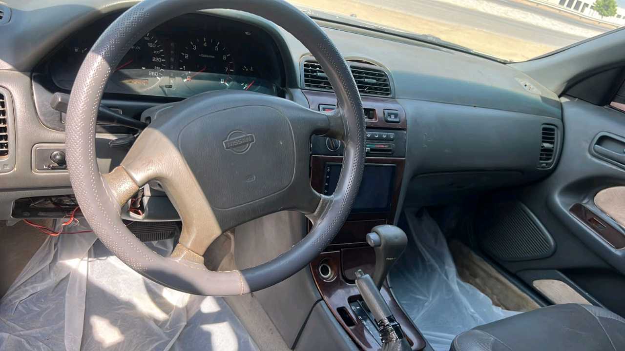 Car Image 1997 NISSAN MAXIMA SV