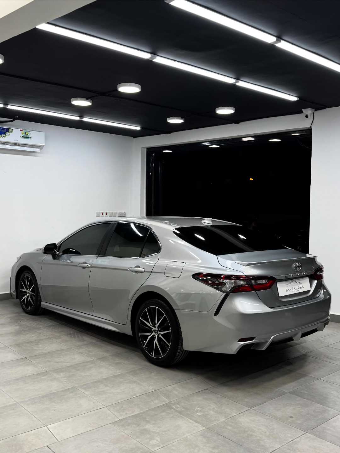 Car Image 2021 TOYOTA CAMRY SE
