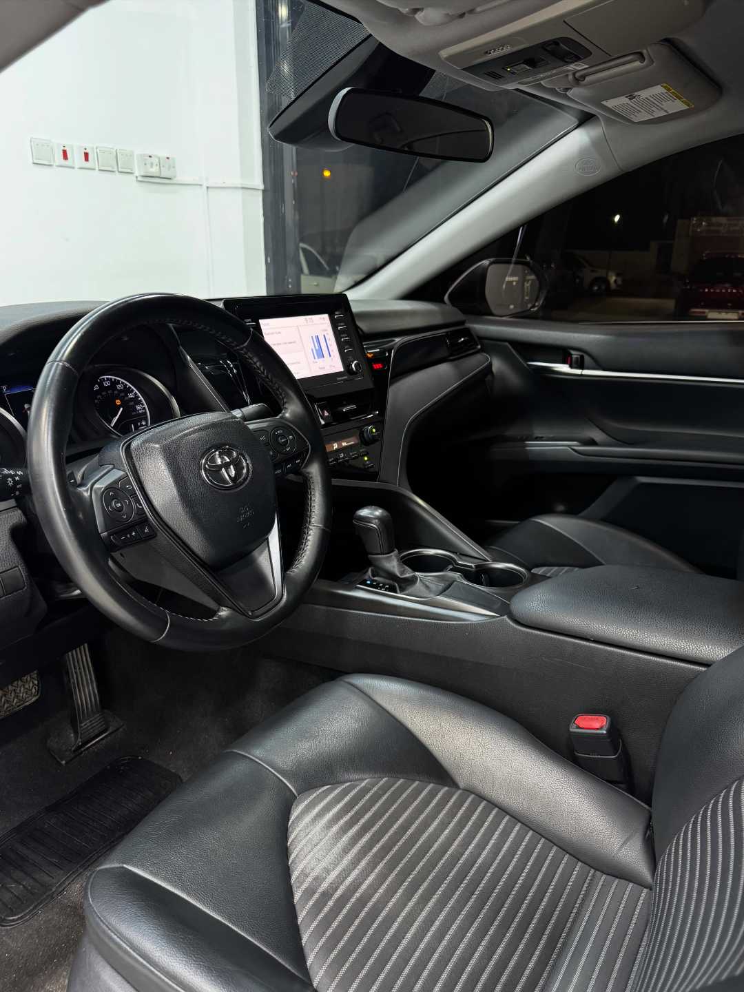 Car Image 2021 TOYOTA CAMRY SE