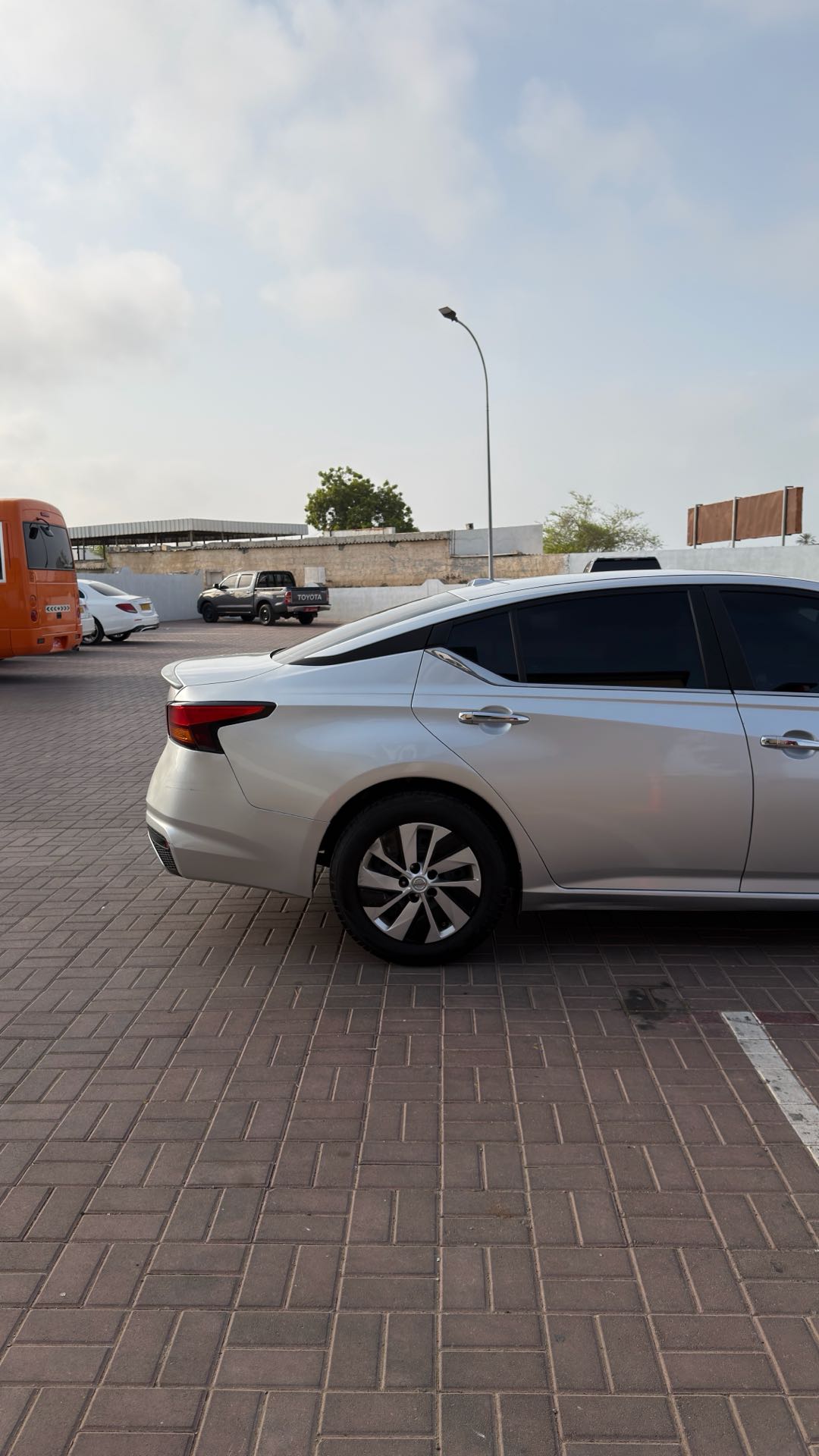 Car Image 2019 NISSAN ALTIMA S