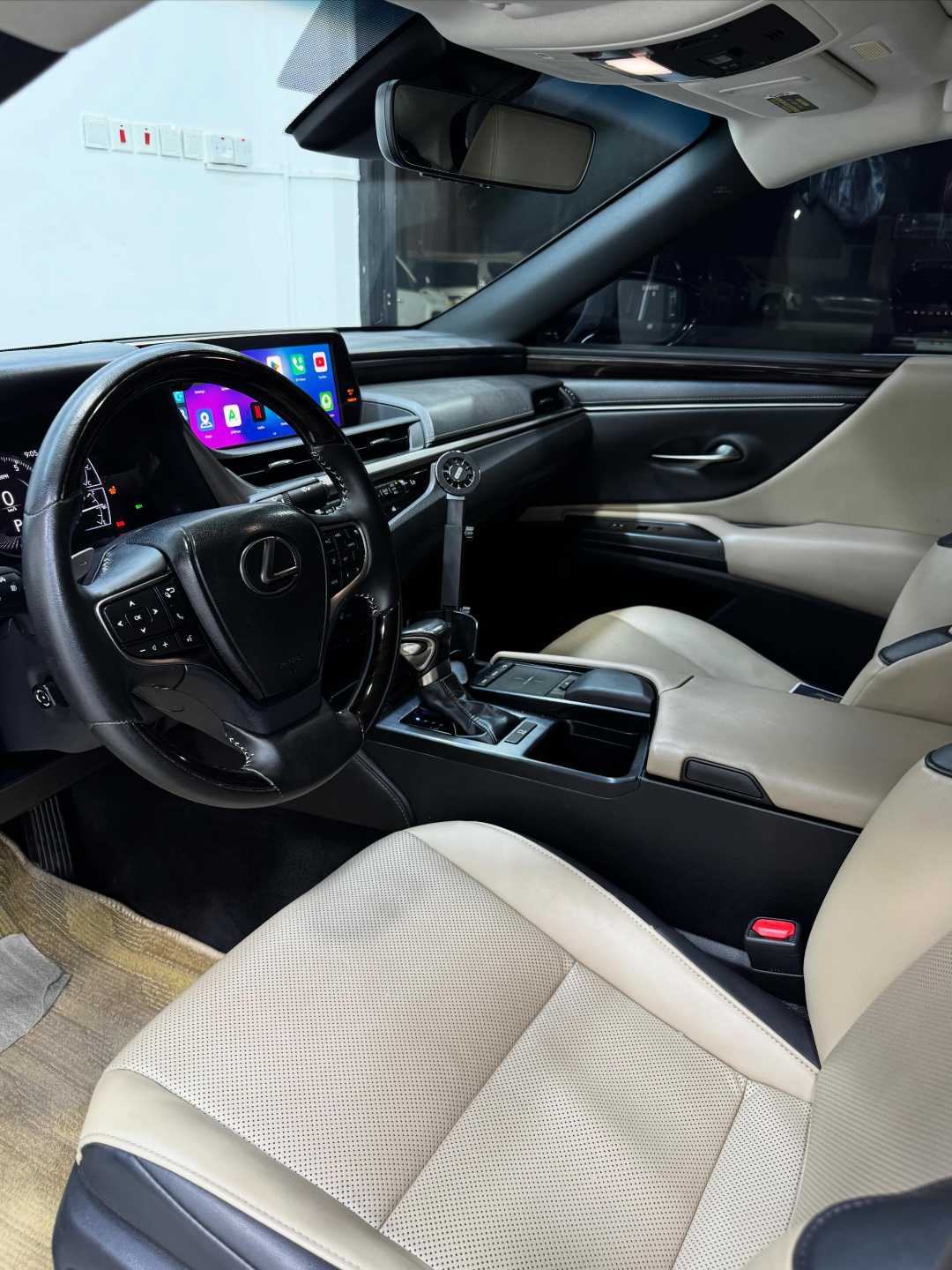 Car Image 2019 LEXUS ES 350