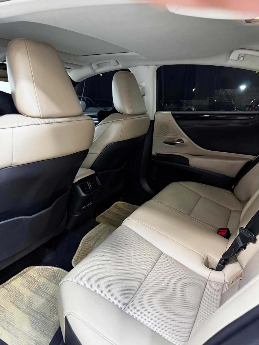 Car Image 2019 LEXUS ES 350