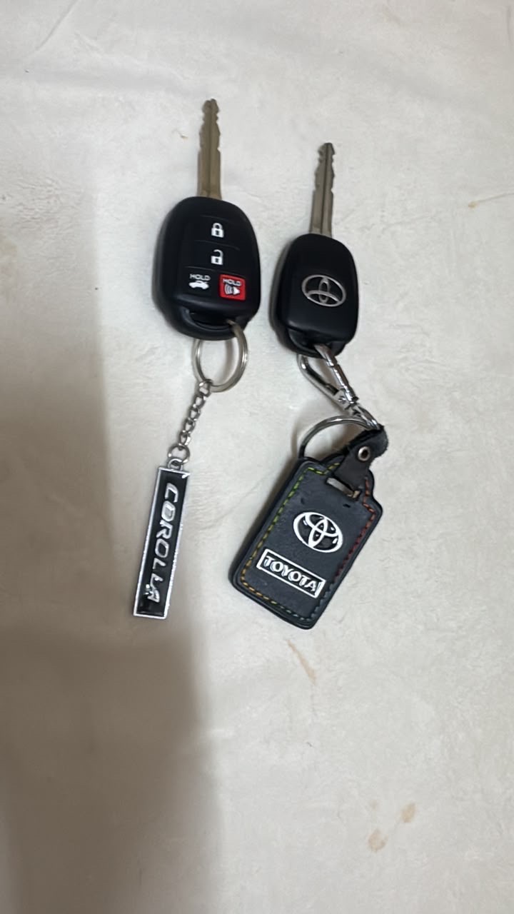 Car Image 2017 TOYOTA COROLLA SE