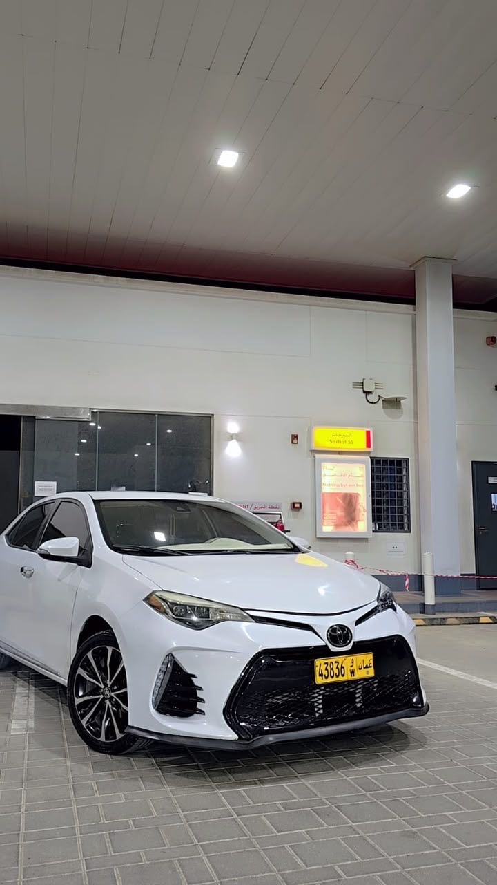 Car Image 2017 TOYOTA COROLLA SE