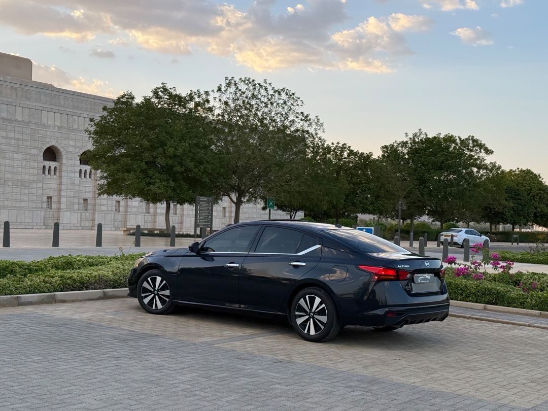 Car Image 2019 NISSAN ALTIMA SL