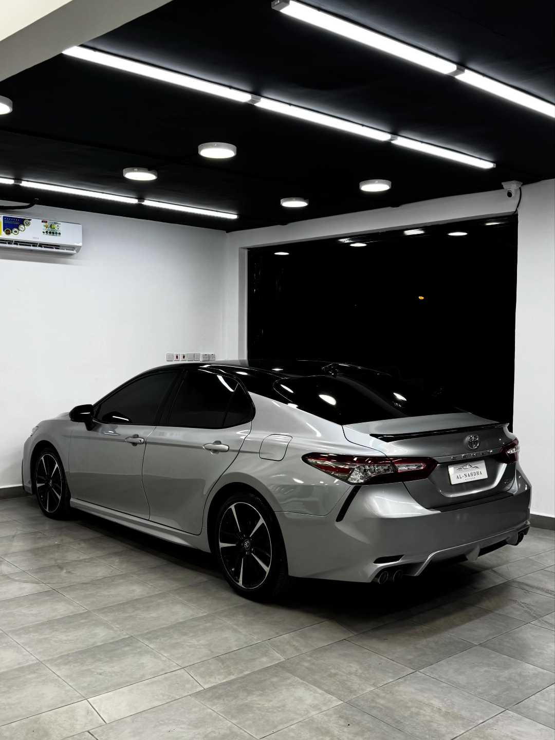 Car Image 2019 TOYOTA CAMRY XSE