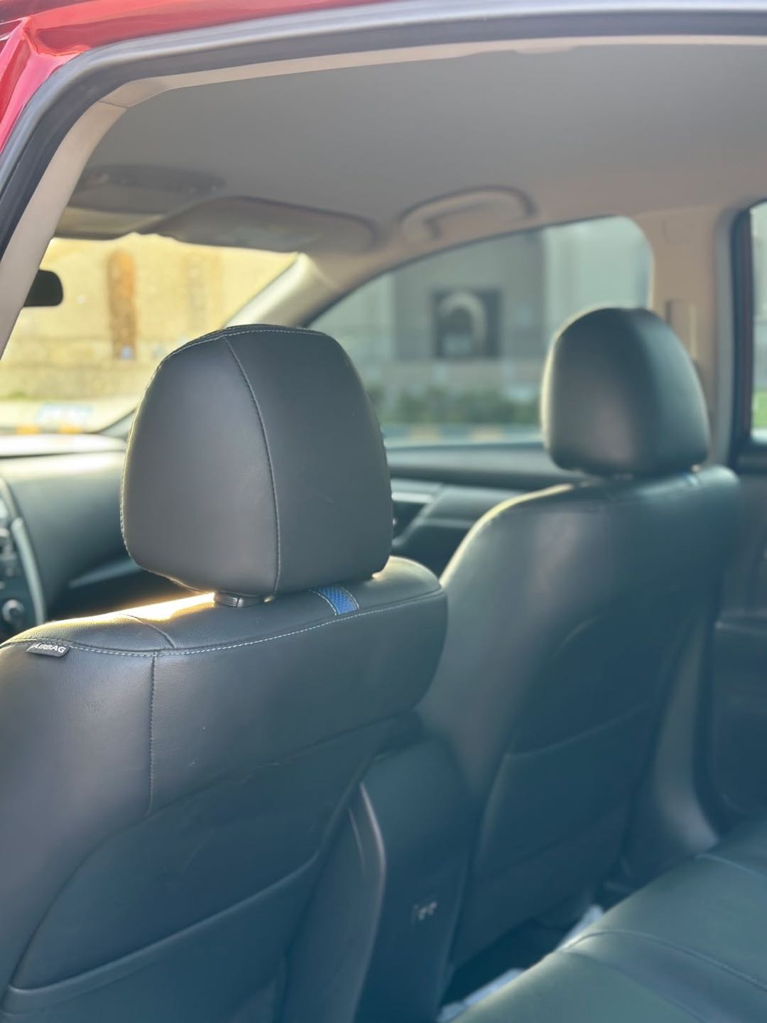 Car Image 2018 NISSAN ALTIMA SR