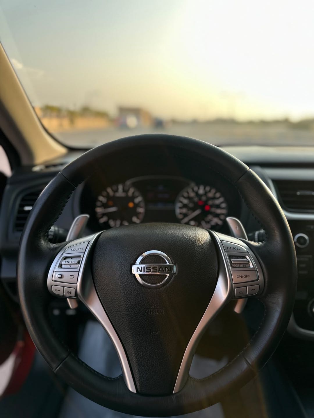 Car Image 2018 NISSAN ALTIMA SR