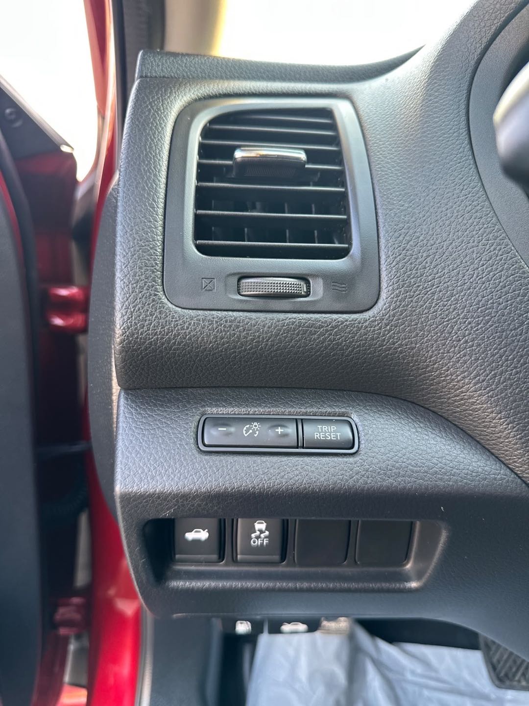 Car Image 2018 NISSAN ALTIMA SR