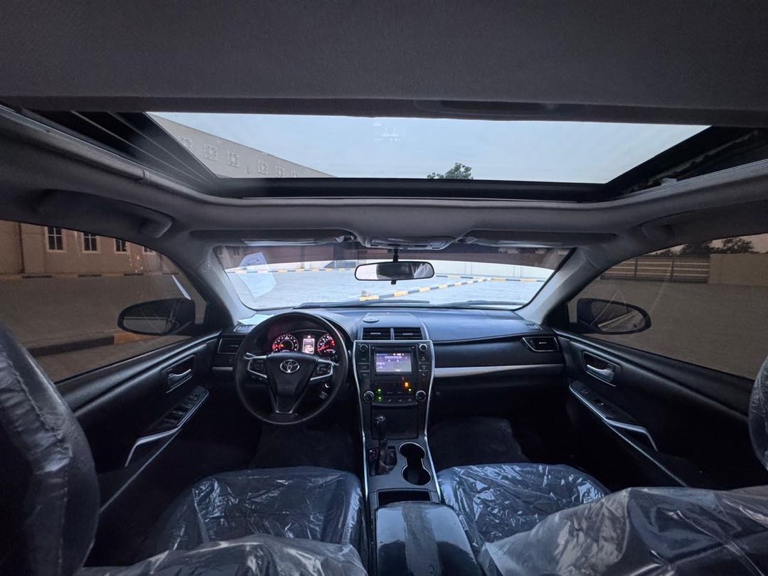 Car Image 2017 TOYOTA CAMRY SE