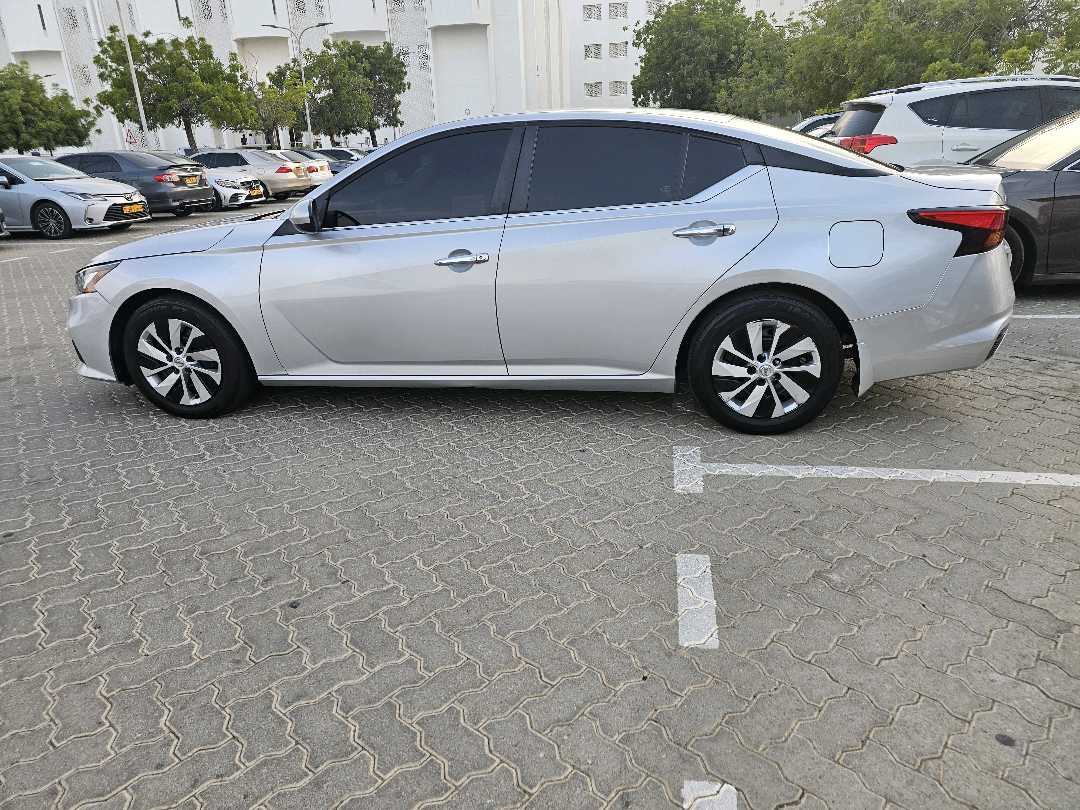 Car Image 2021 NISSAN ALTIMA SV