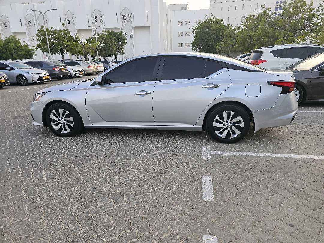 Car Image 2021 NISSAN ALTIMA SV