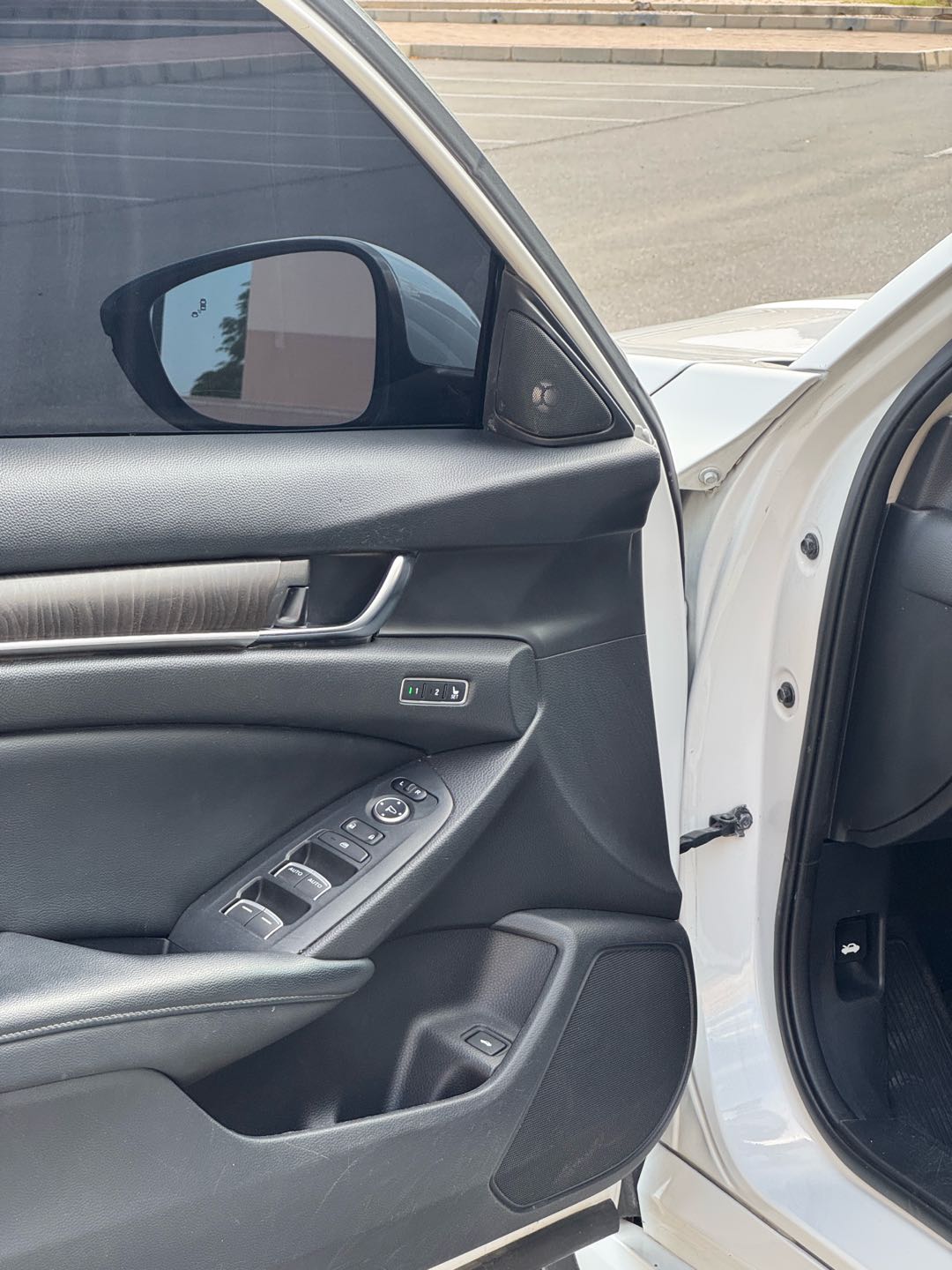 Car Image 2018 HONDA ACCORD EXL