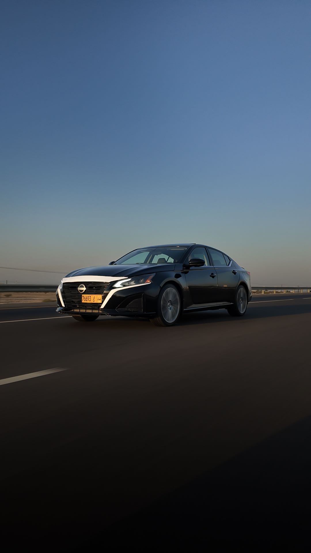 Car Image 2019 NISSAN ALTIMA SR