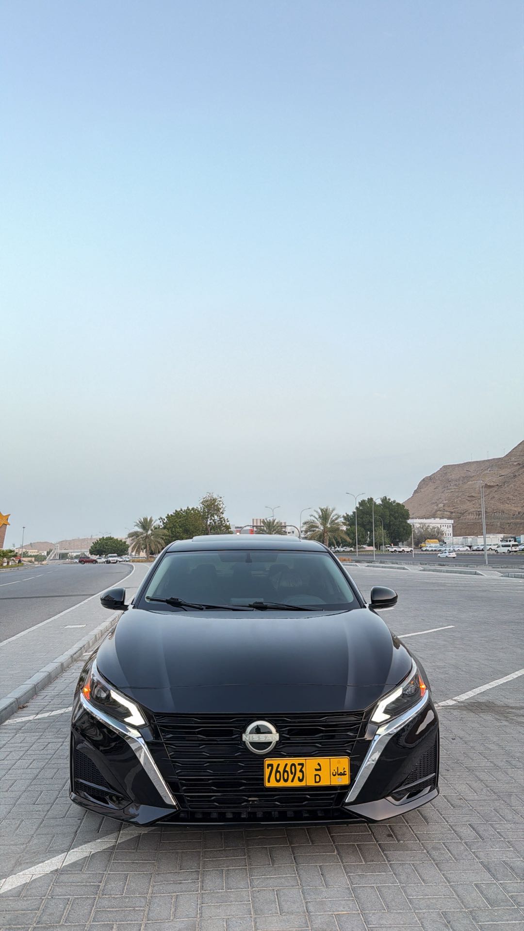 Car Image 2019 NISSAN ALTIMA SR