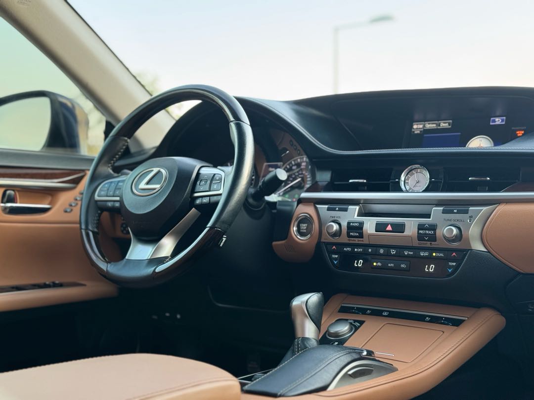 Car Image 2016 LEXUS ES 350
