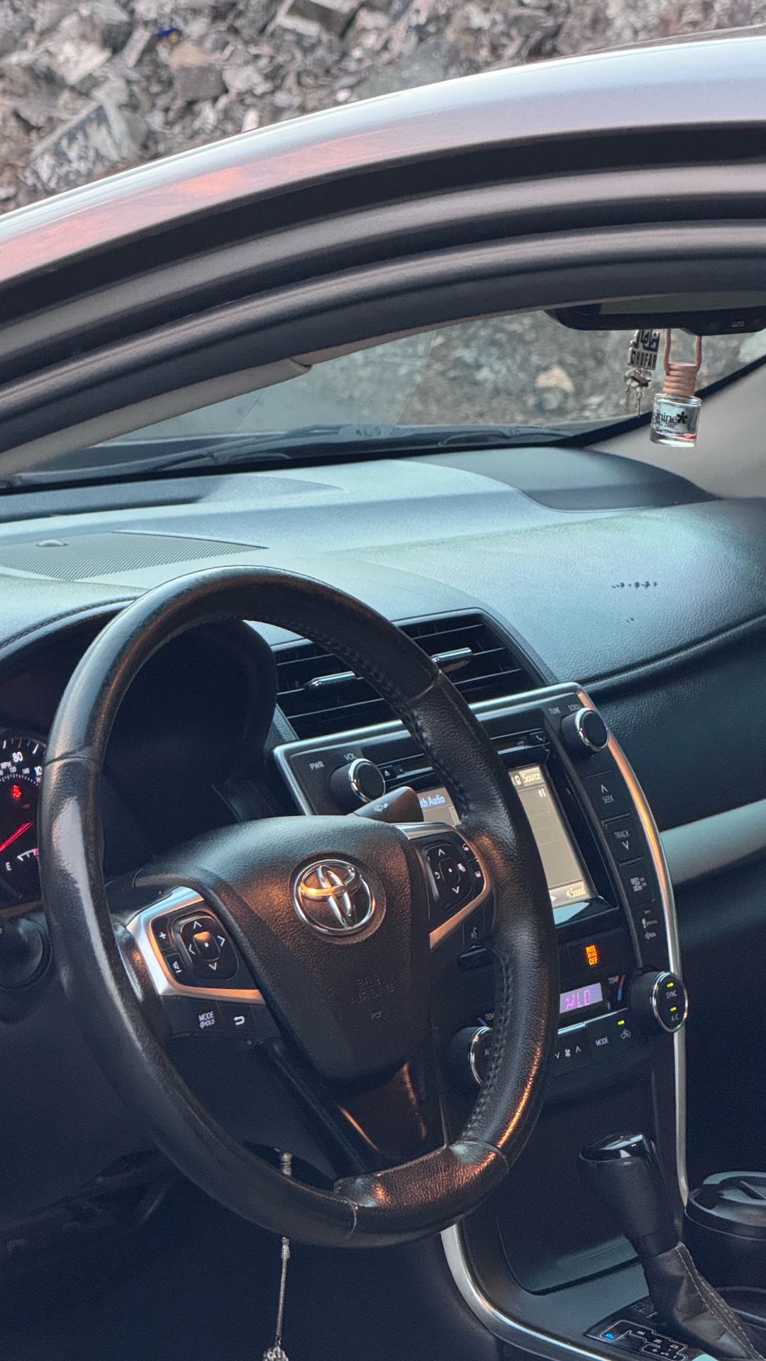 Car Image 2016 TOYOTA CAMRY XSE