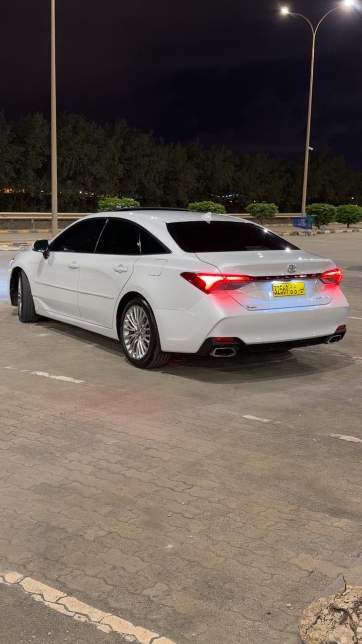 Car Image 2019 TOYOTA AVALON LIMITED
