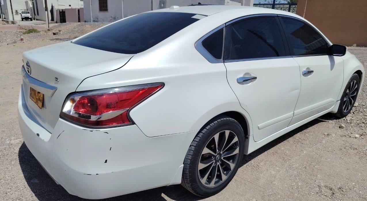 Car Image 2015 NISSAN ALTIMA SL
