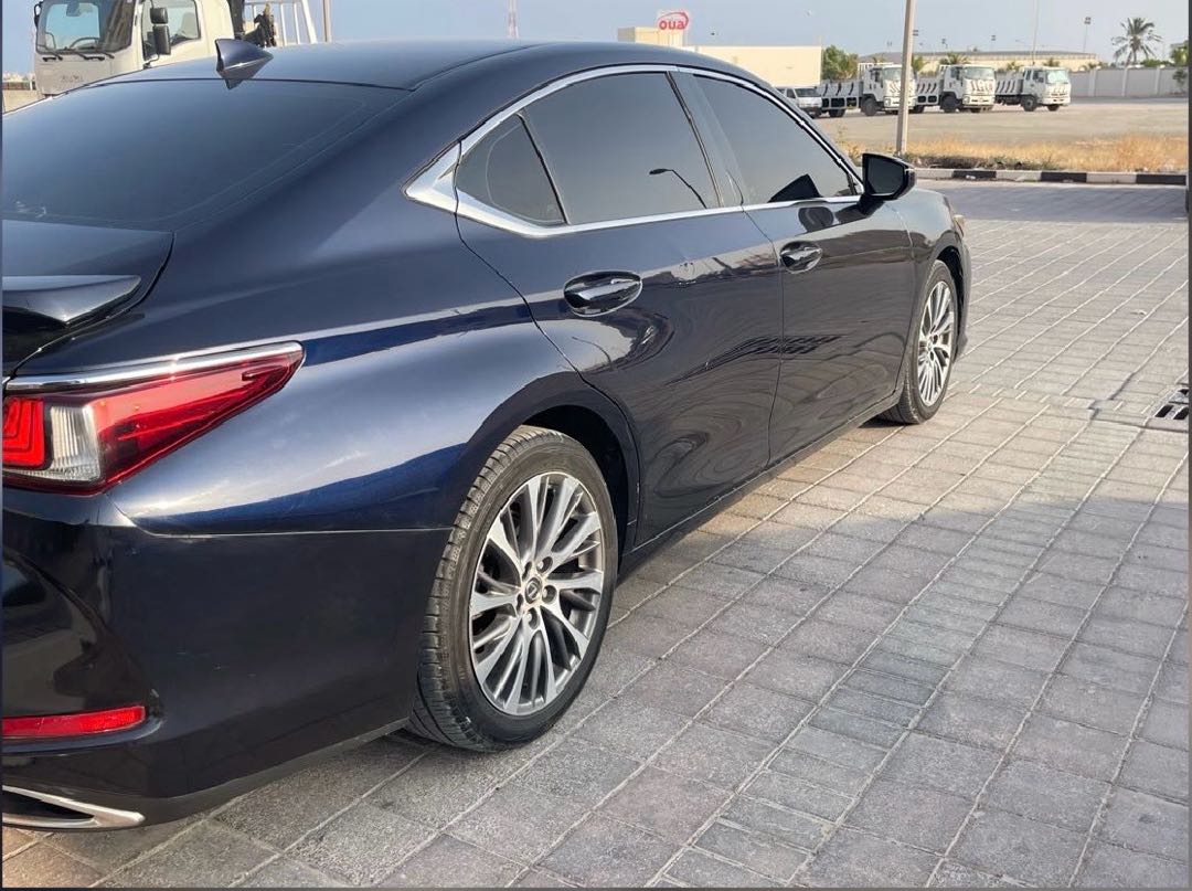 Car Image 2019 LEXUS ES 350