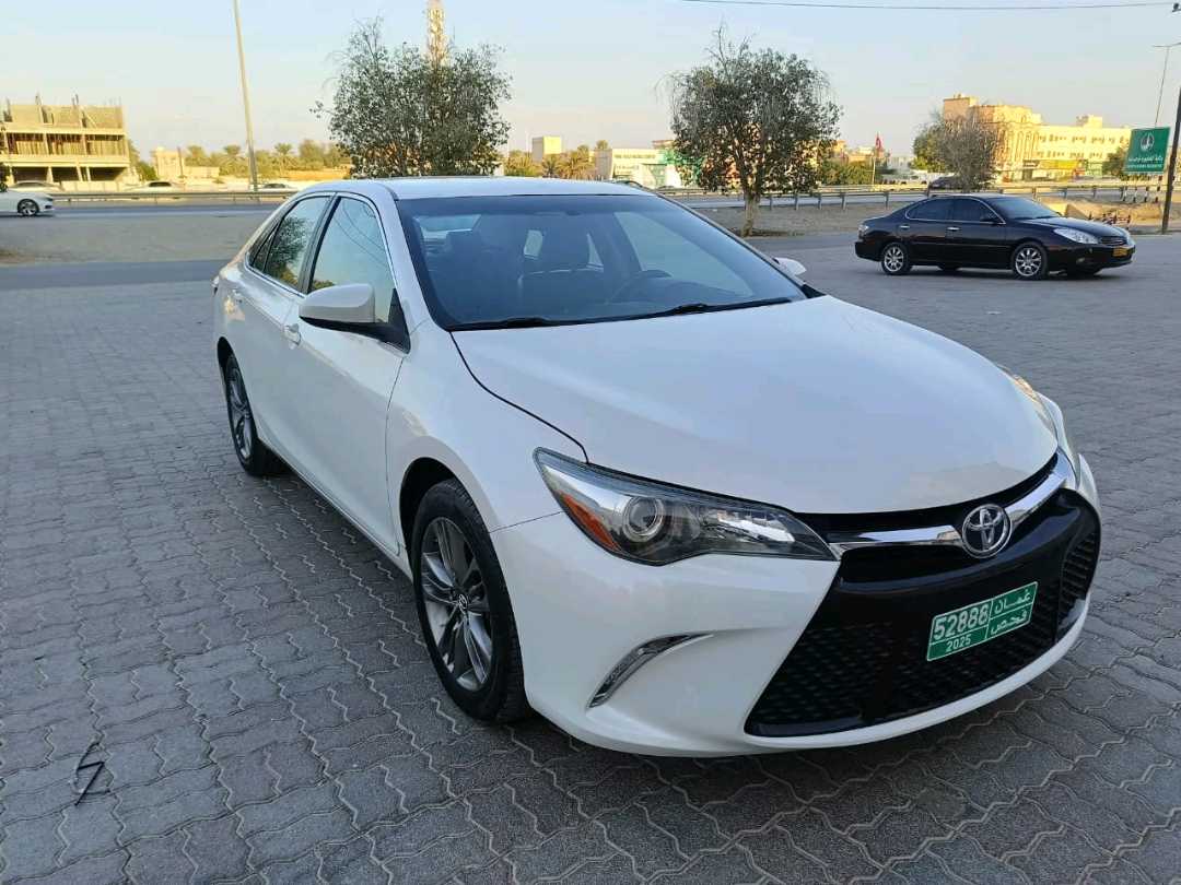 Car Image 2017 TOYOTA CAMRY SE