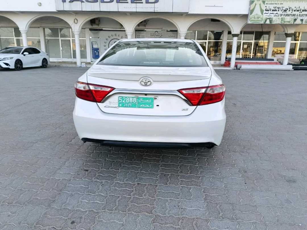Car Image 2017 TOYOTA CAMRY SE