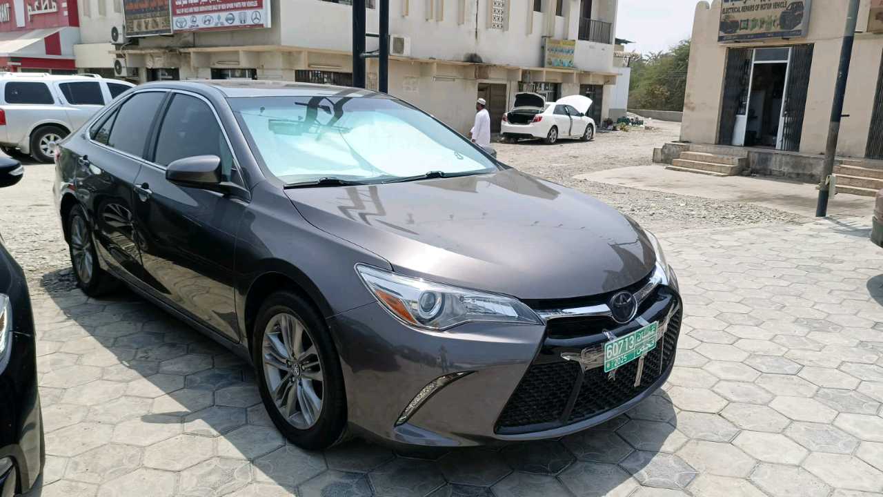 Car Image 2017 TOYOTA CAMRY SE
