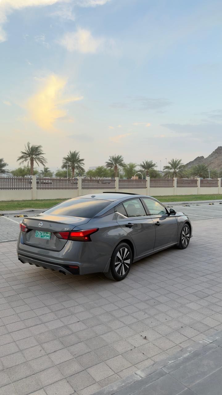 Car Image 2019 NISSAN ALTIMA SV