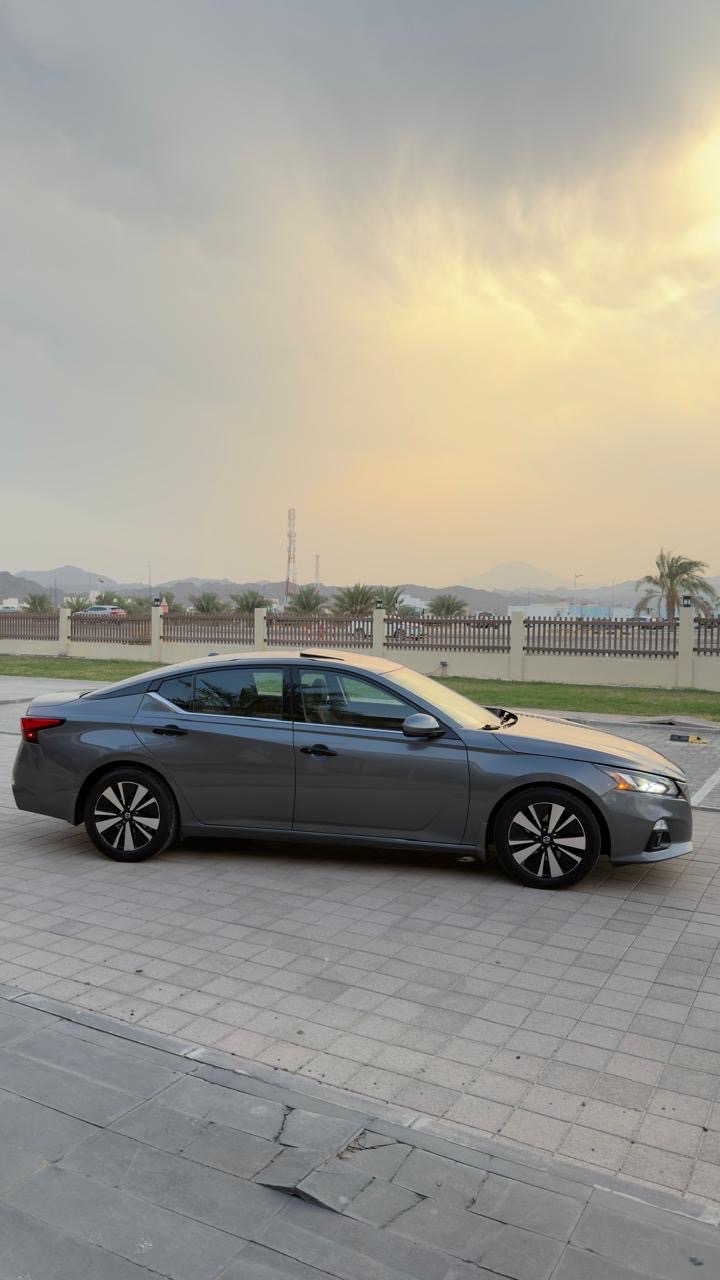 Car Image 2019 NISSAN ALTIMA SV