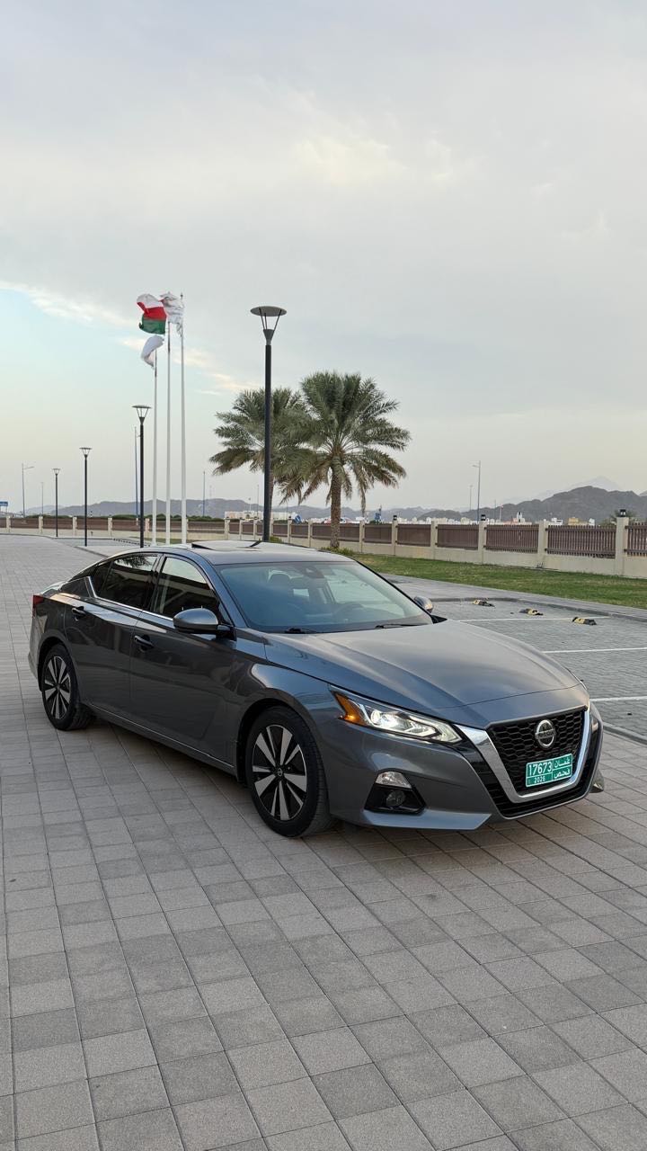 Car Image 2019 NISSAN ALTIMA SV