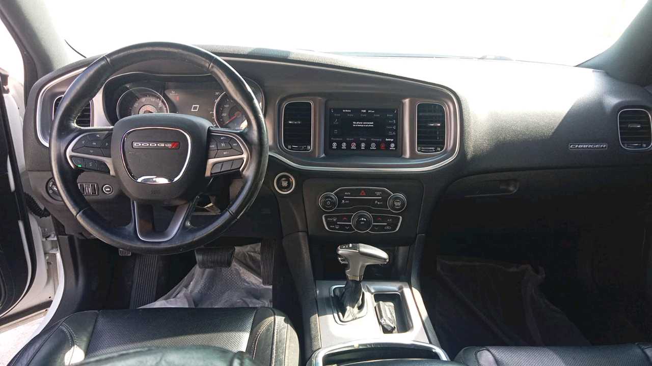 Car Image 2019 DODGE CHARGER SXT