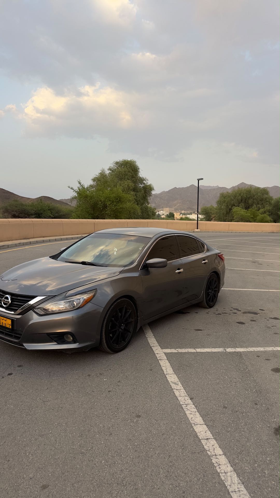 Car Image 2018 NISSAN ALTIMA SR