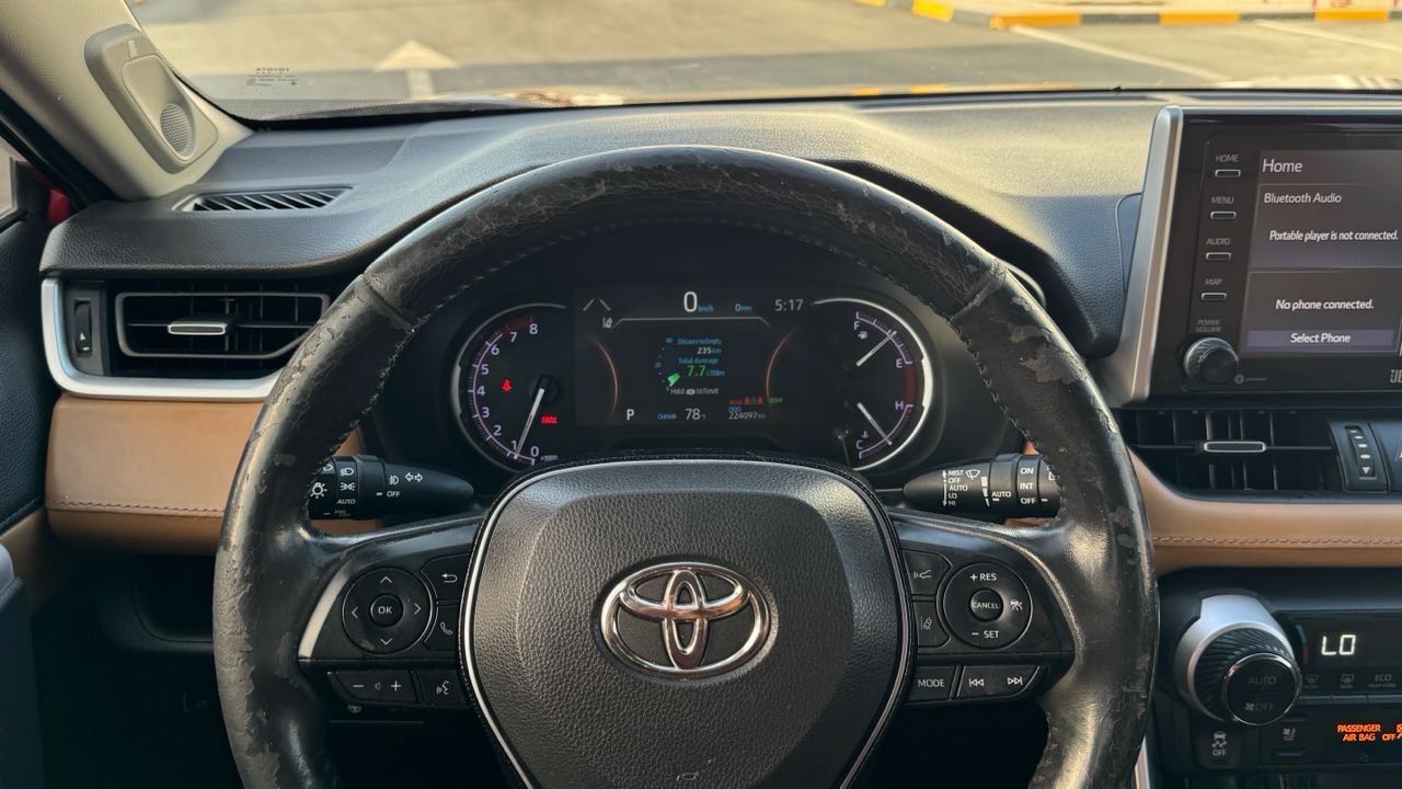Car Image 2021 TOYOTA RAV4 Platinum 